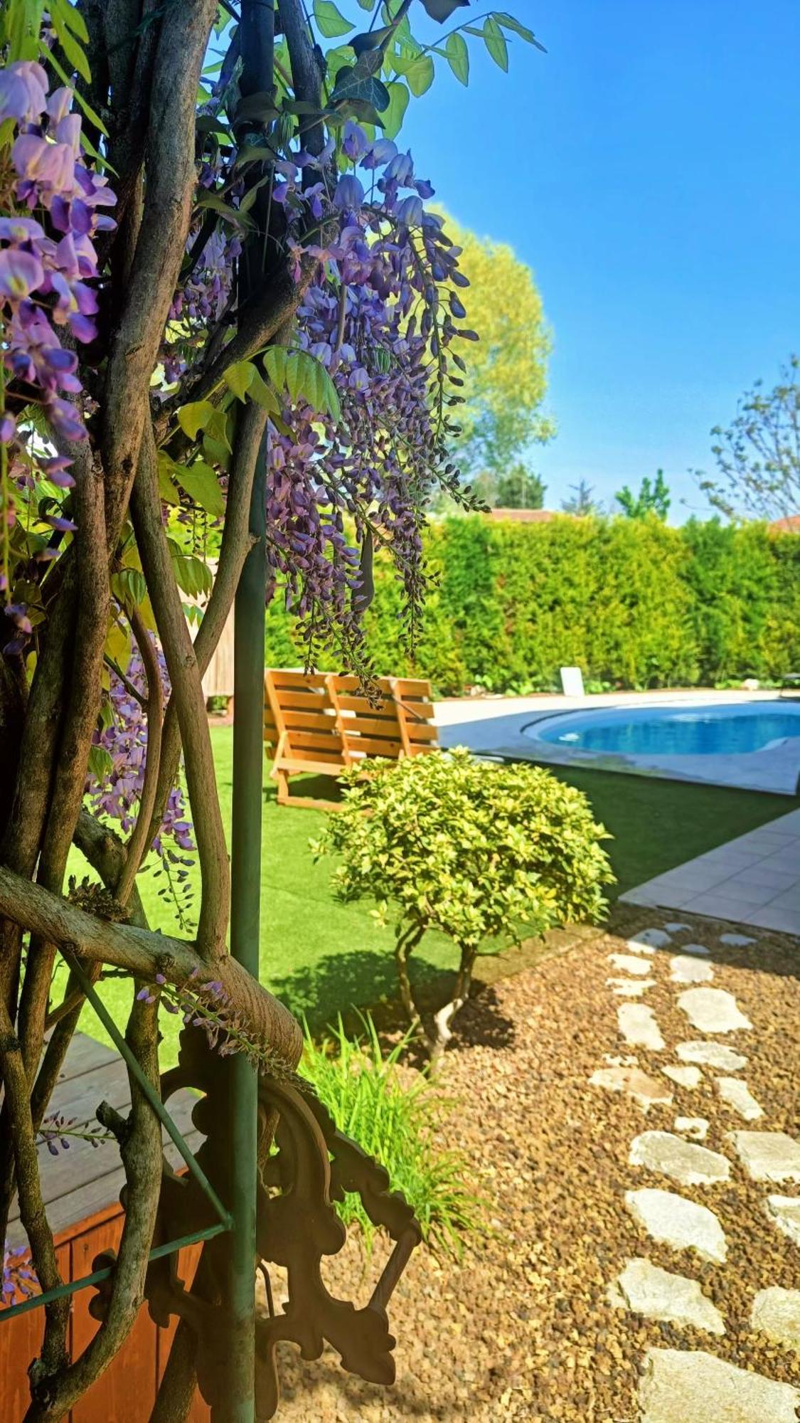 Picnic Room And Pool กัสเตลนูโอโว เดล การ์ดา ภายนอก รูปภาพ