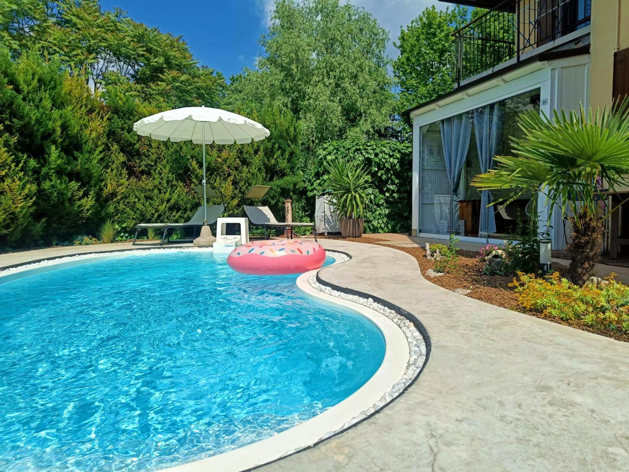 Picnic Room And Pool กัสเตลนูโอโว เดล การ์ดา ภายนอก รูปภาพ